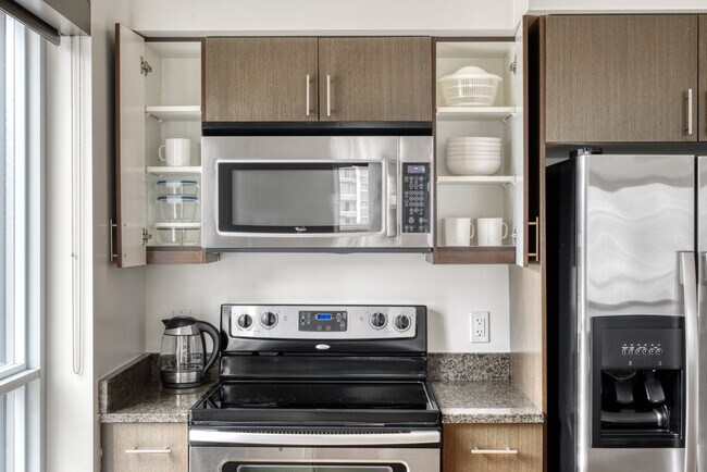 Building Photo - 10349 NE 10th St