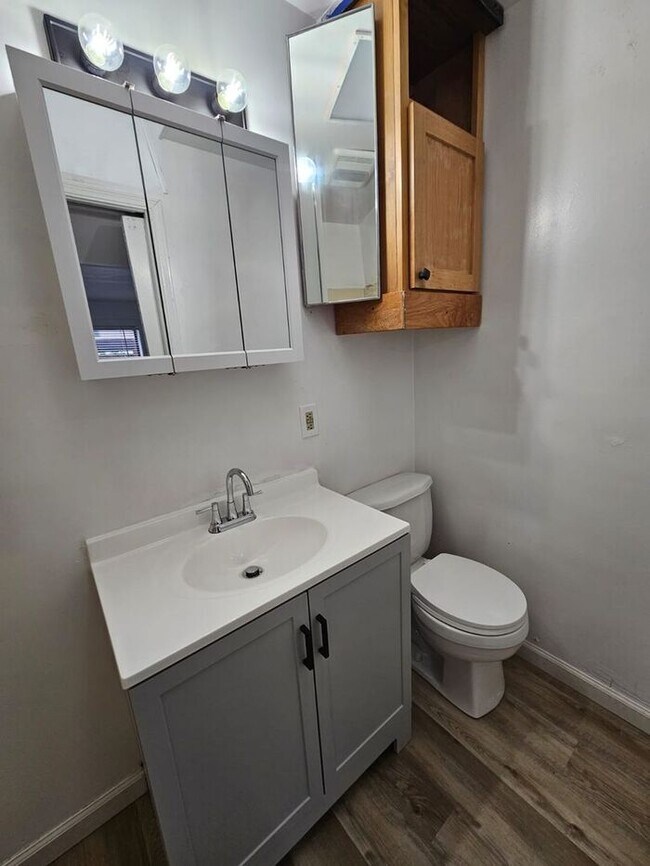 Building Photo - Riverwalk district Studio For Rent