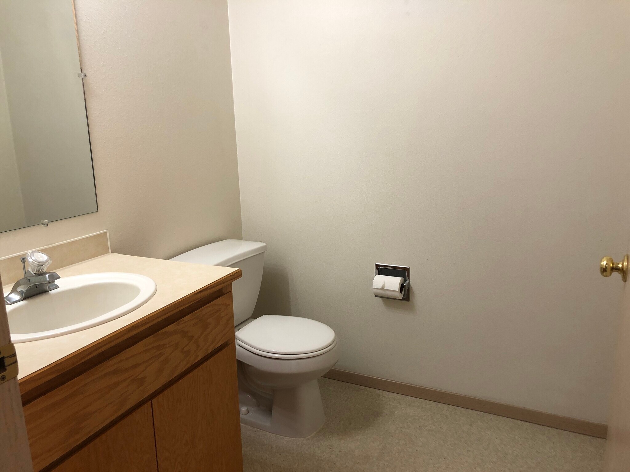 Building Photo - 504 SW City View St