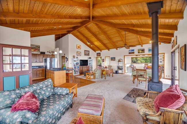 Building Photo - Kula Serenity – Flexible Long-Term Rental with Ocean & Mountain Vistas