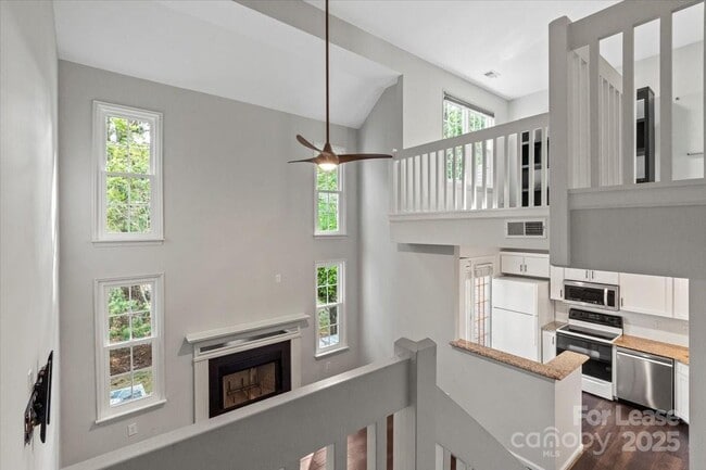 Building Photo - 9022 Roseton Ln