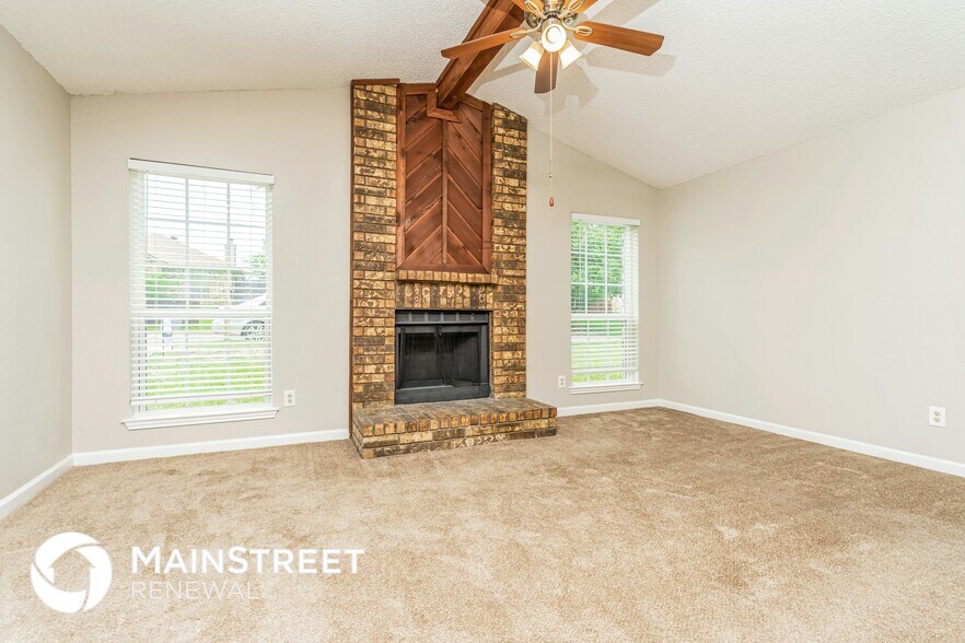 Building Photo - 1412 Hackamore St