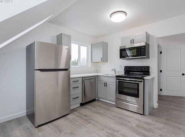 Building Photo - 212 N Blandena St