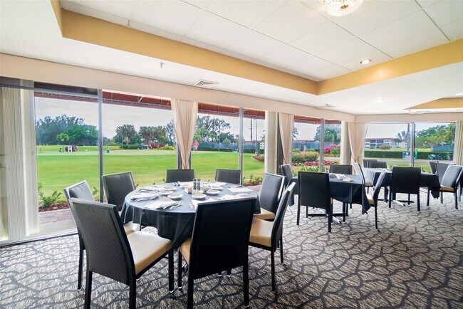 Building Photo - 8940 S Hollybrook Blvd