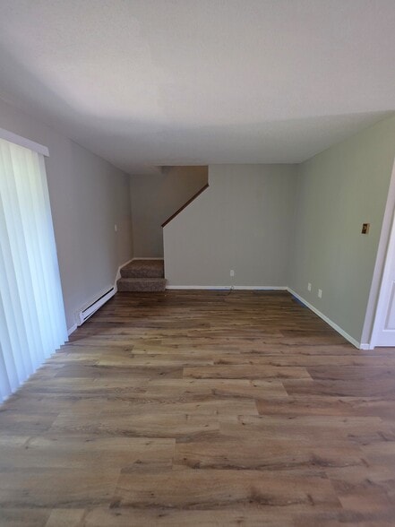 Building Photo - 333 Odanah Ave