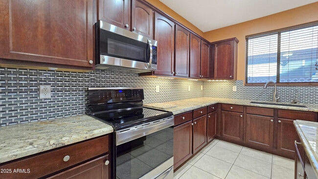 Building Photo - 23773 W Hammond Ln