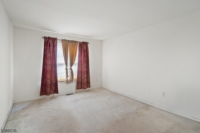 Building Photo - 144 Jackson Ave