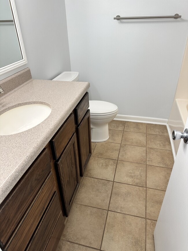 Building Photo - 115 Fieldcrest Dr