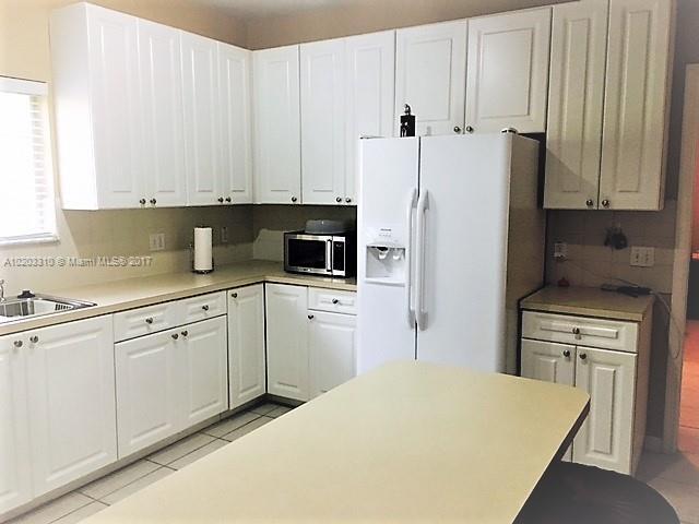 Building Photo - 2 bedroom in Hollywood FL 33012