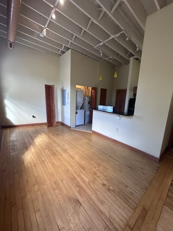 Building Photo - 2800 Mayfield Rd