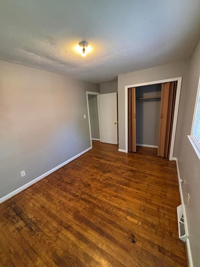 Building Photo - 613 Anniston Dr