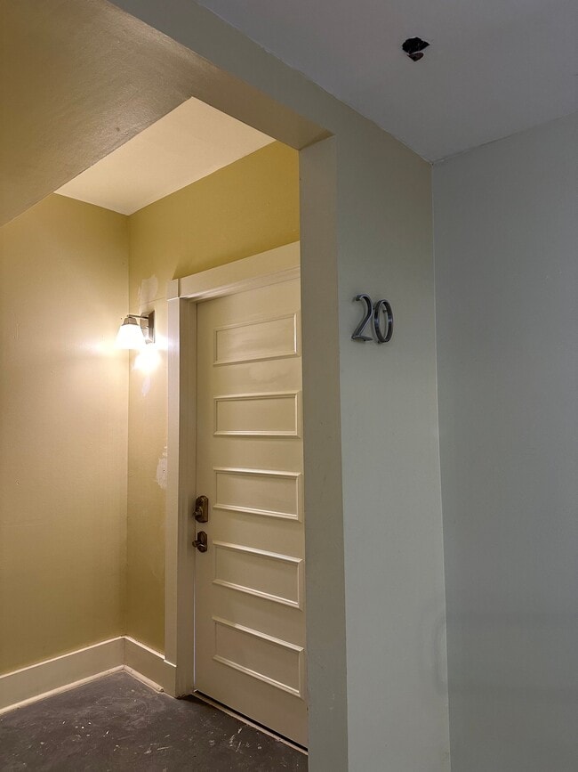 Building Photo - 715 Sherman St