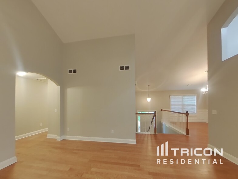 Building Photo - 157 Sinyard Cir