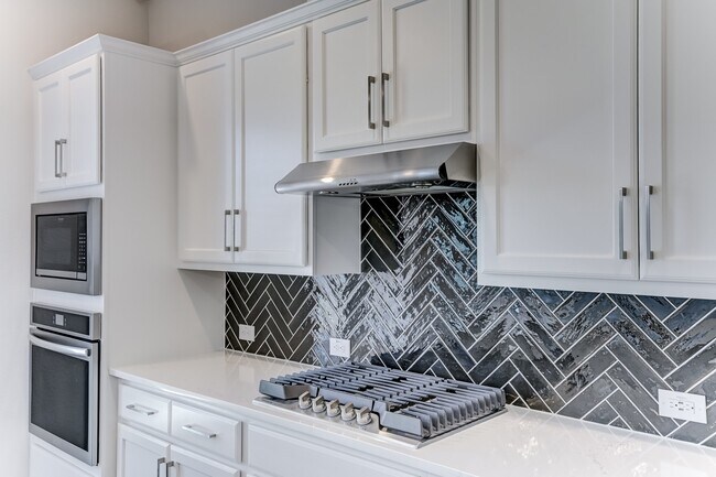 Building Photo - 6570 Scarlet Pond Ln