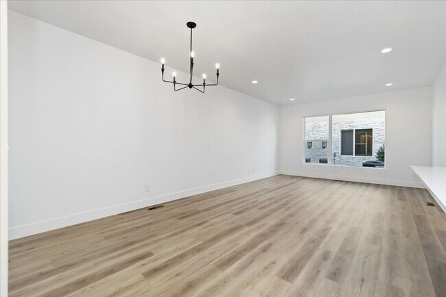 Building Photo - Brand New 3 Bed 2.5 Bath Townhouse With Many Amenities