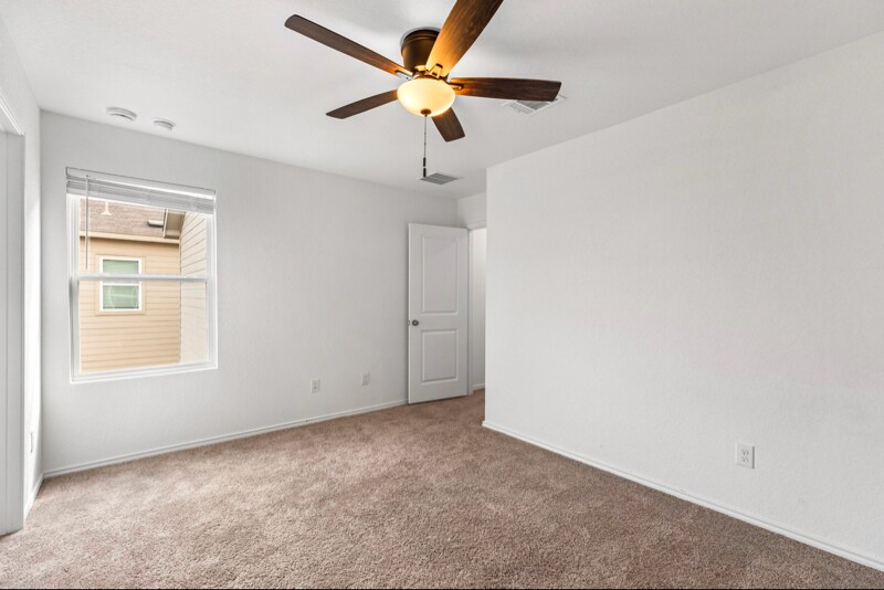 Building Photo - 10824 Presa Wy