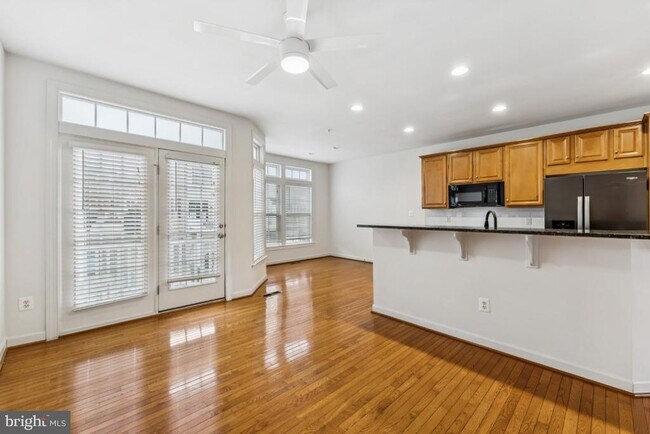 Building Photo - 8915 Amelung St