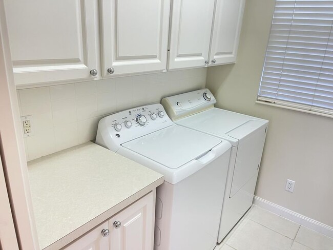 Building Photo - 471 Capistrano Dr
