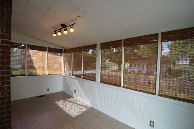 Building Photo - Award winning schools. Stunning home.  Centrally Located. One car garage/fenced in back yard.