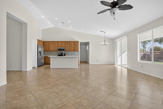 Building Photo - 18711 E Raven Dr