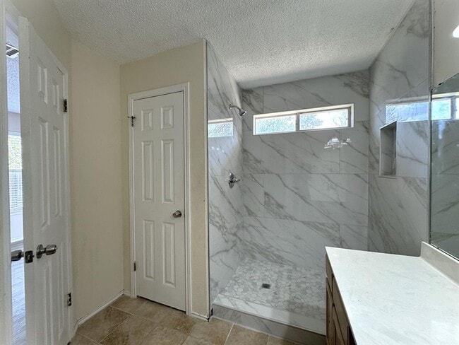 Building Photo - 1407 Ashley Dr