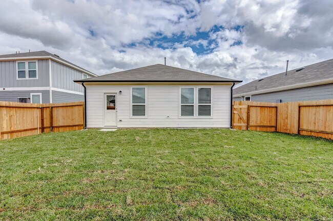 Building Photo - 17610 Calabash Dr