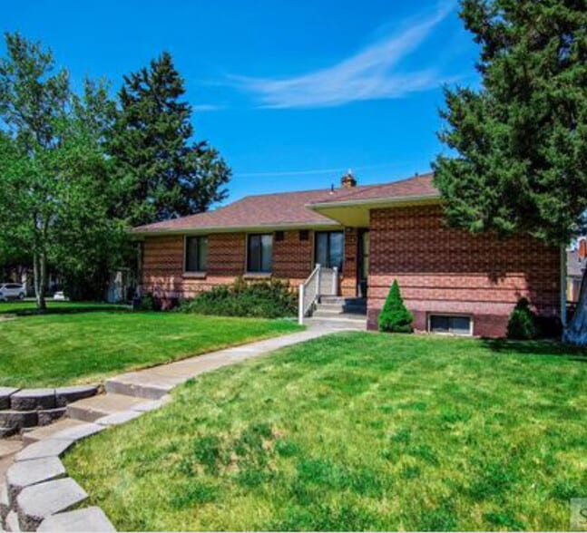 Building Photo - 680 Lincoln Dr