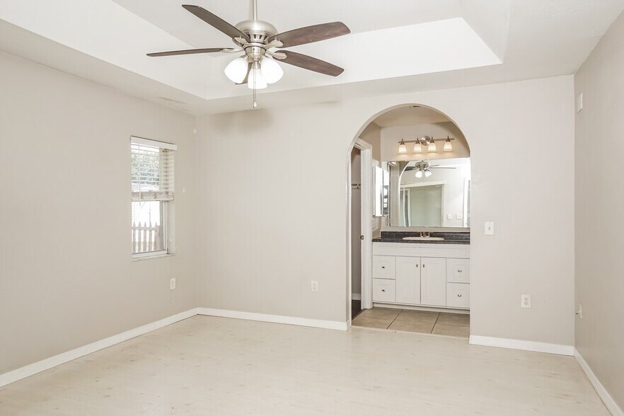 Building Photo - 3644 Ribera Ave