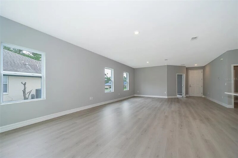 Building Photo - 5574 SW 128th Pl
