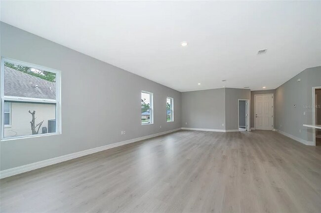 Building Photo - 5574 SW 128th Pl
