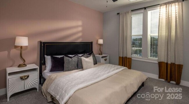 Building Photo - 2408 South Blvd