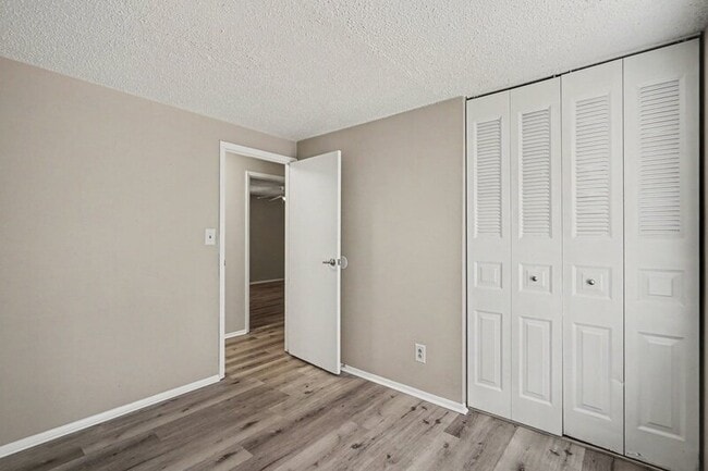 Building Photo - 6201 Turtle Neck Ln