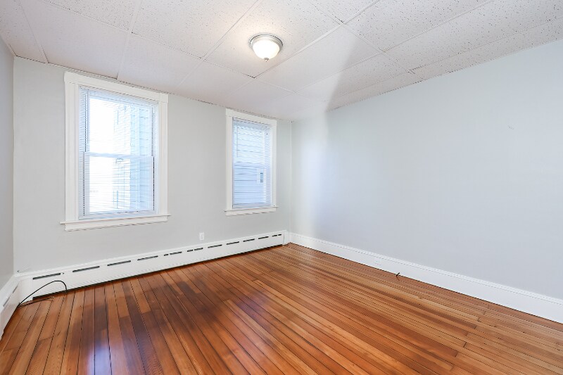 Building Photo - 327 High St