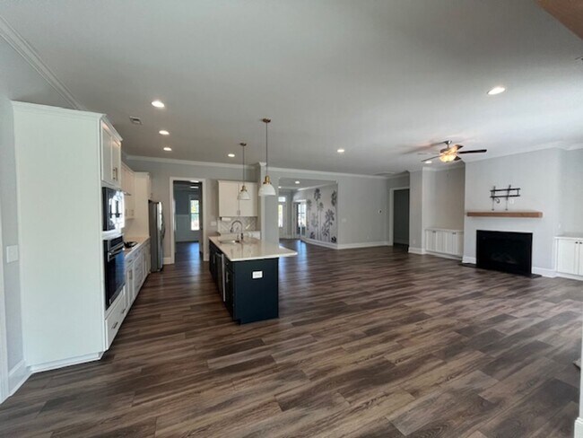 Building Photo - Experience Elegance and Privacy