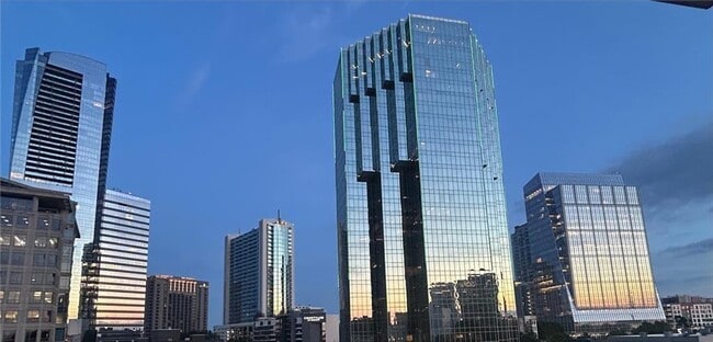 Building Photo - 3338 Peachtree Rd NE