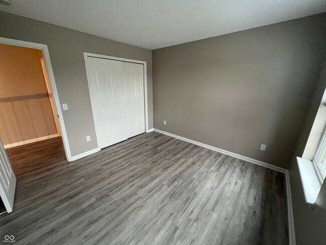 Building Photo - 344 W Columbine Ln