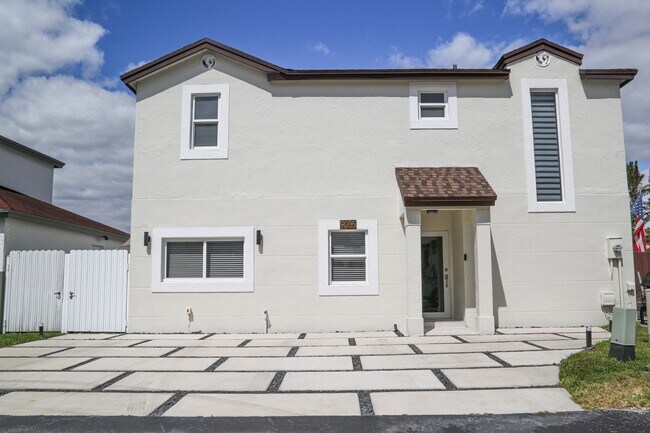 Primary Photo - 9035 SW 148th Ct