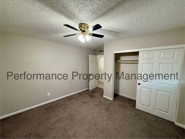 Building Photo - Beautiful 3 Bed/2 Bath NE Bakersfield Home w/ Pool, Solar & $0 Deposit Option