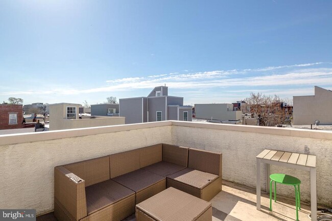 Building Photo - 1133 Dorrance St