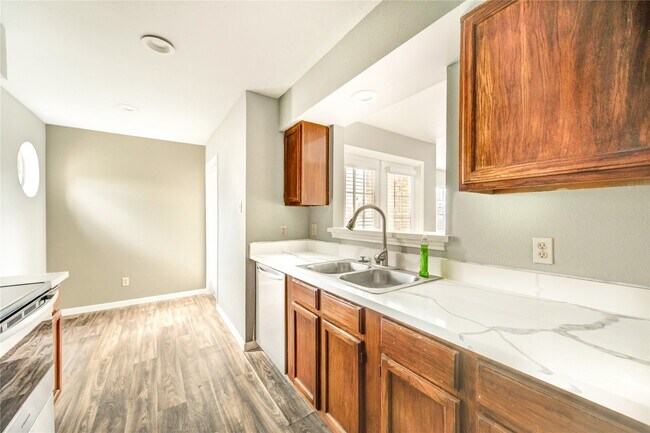 Building Photo - 14600 Fonmeadow Dr