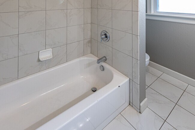 Building Photo - 3-Bed Midtown Home, Large Fenced Yard With Pool