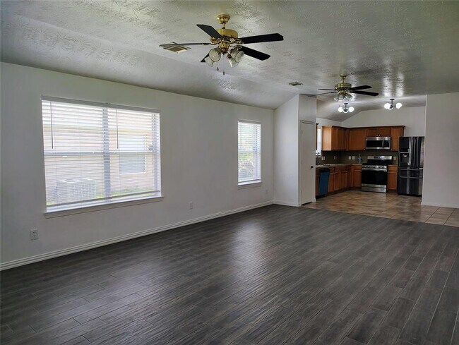 Building Photo - 21411 Forest Colony Dr