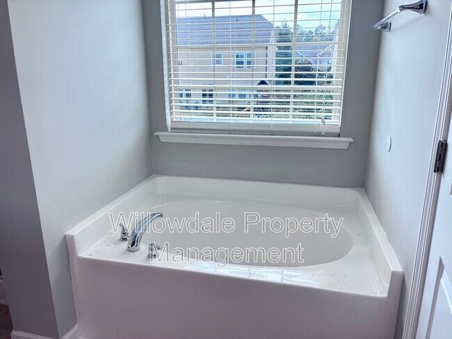 Building Photo - 2432 Lambton Wood Dr