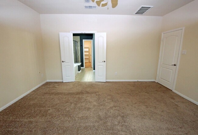 Building Photo - 13346 Pecan Trails Dr