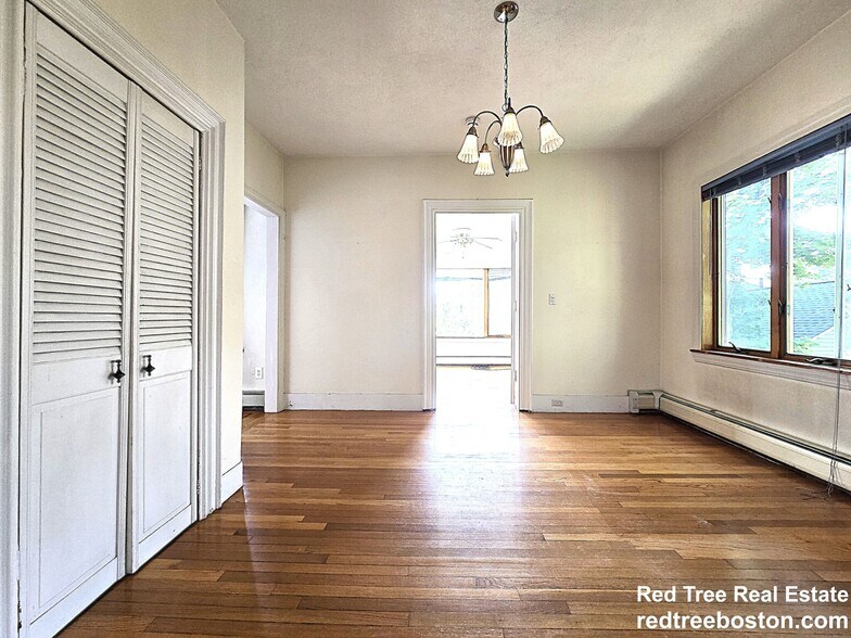 Building Photo - 20 Willow St