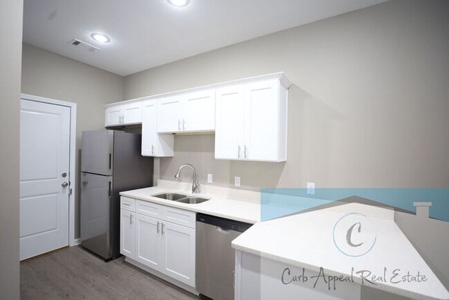 Building Photo - Luxury 2 bed 1 bath apartment - brand new construction!! Washer, dryer and utilities included!!
