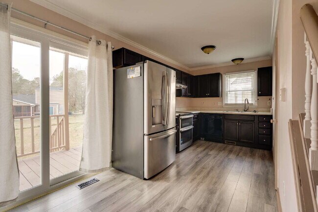 Building Photo - Charming 3-Bed Home near WRAL Soccer Park