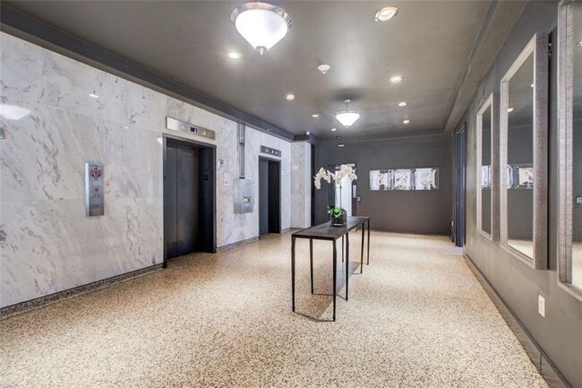 Building Photo - 620 Peachtree St NE