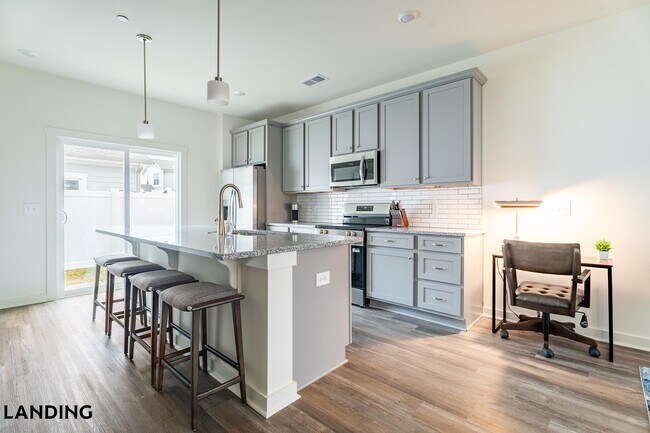 Building Photo - 3164 Mulberry Blvd