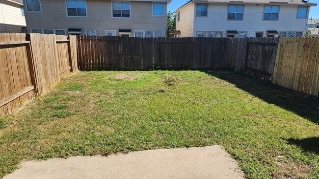 Building Photo - 11430 Hackmatack Way